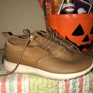 Brown leather Nike’s
